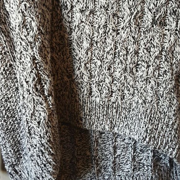 H&M BLACK MARLED KNIT CREWNECK SWEATER SMALL - Picture 3 of 5